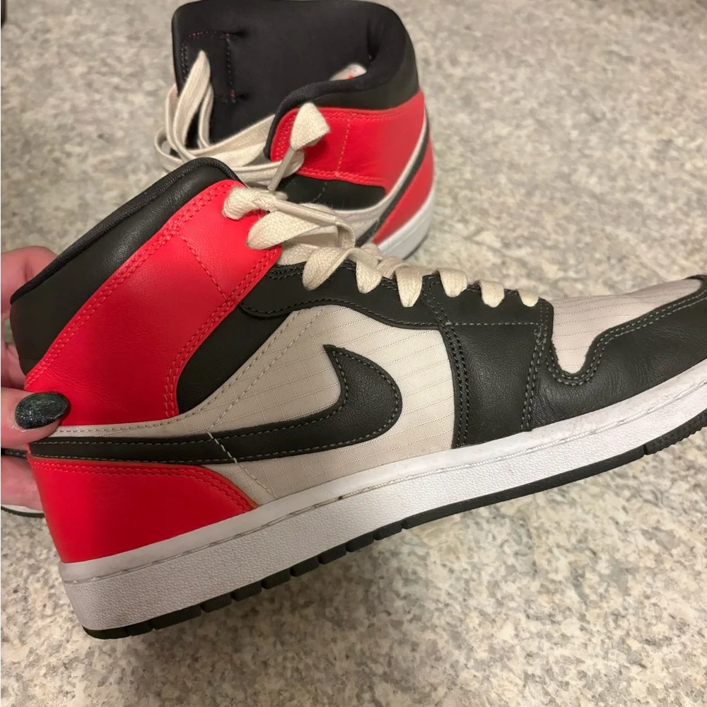 Nike High-Top Sneakers - Black and Cream - Picture 3 of 8